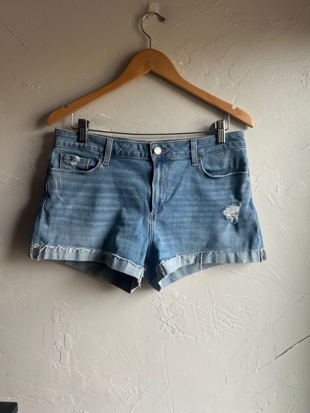 PAIGE Jimmy Jimmy Distressed Denim Shorts Y2K Model Off Duty‎ Festival Summer 29